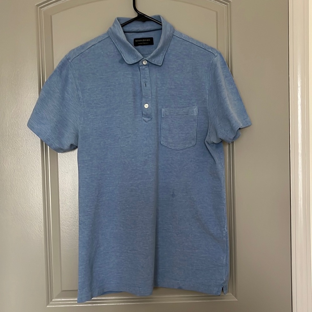 Banana Republic Wicking Pique Short sleeve Polo. Light blue